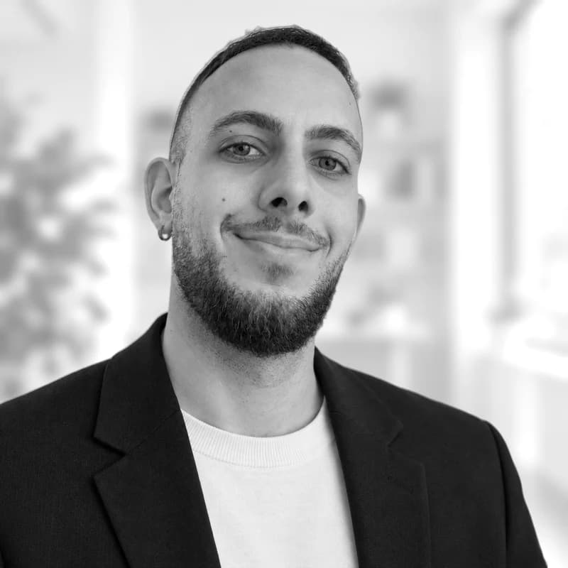 Elia Saliba, systemutvecklare och medgrundare av Webbpiloten